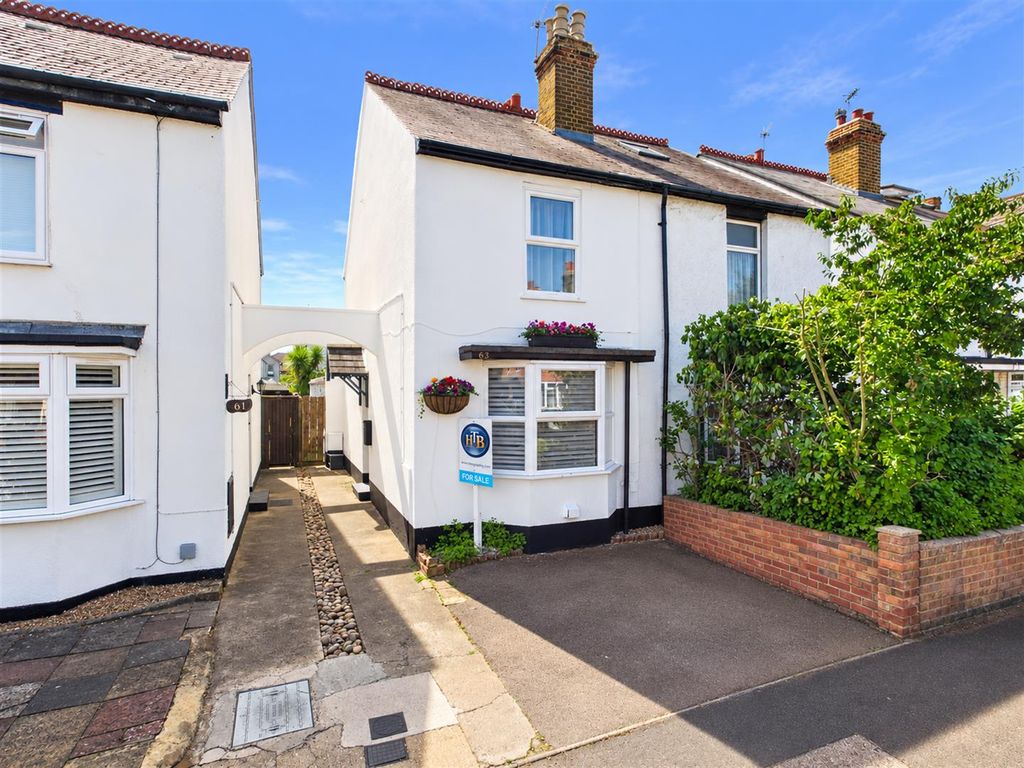Property photo 1 of 17