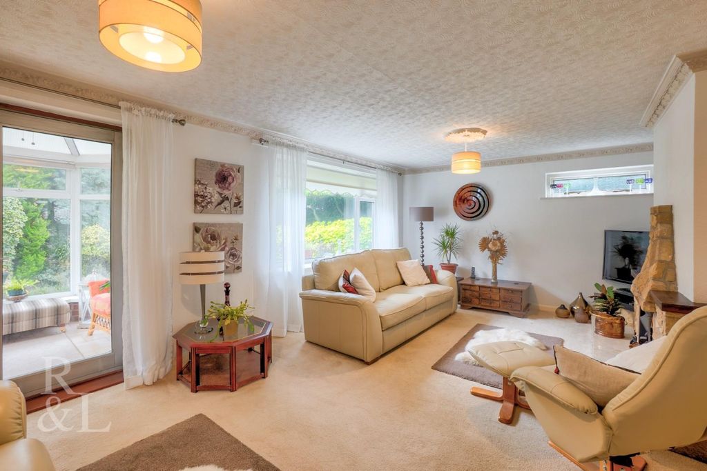 Property photo 3 of 27 41, Cambrian Way (4).Jpg