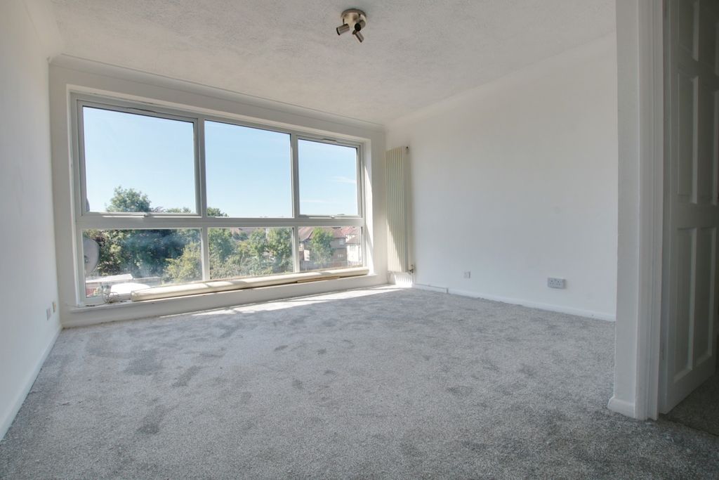 Property photo 1 of 18 1664470