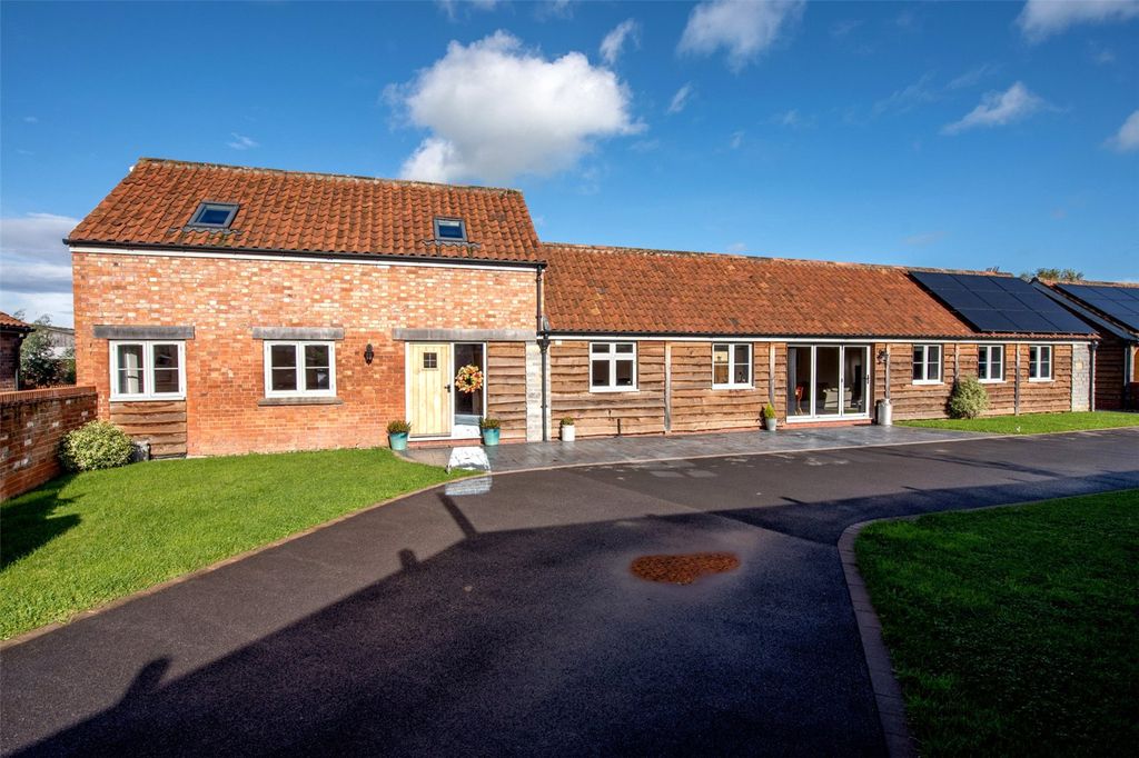Property photo 2 of 34 Picture No. 01