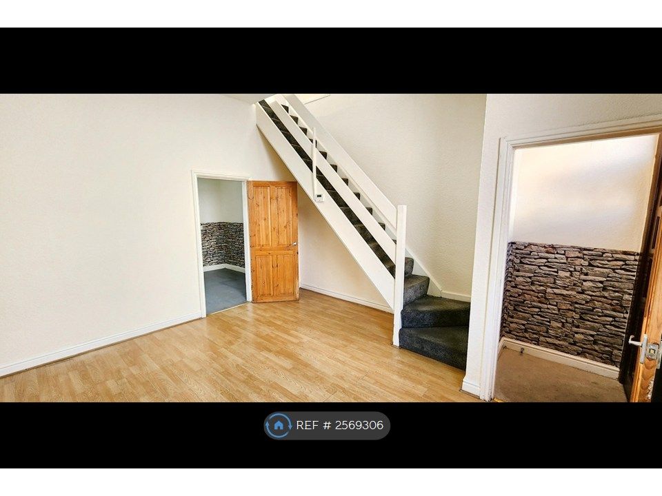 Property photo 2 of 17 Living Room