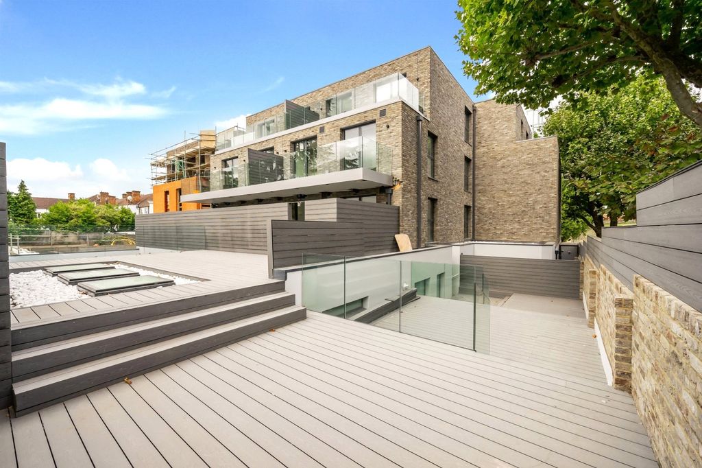 Property photo 1 of 9 Picture No. 06