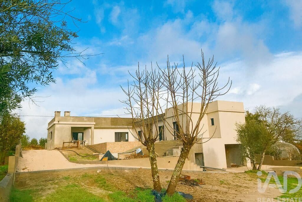 Property photo 1 of 27