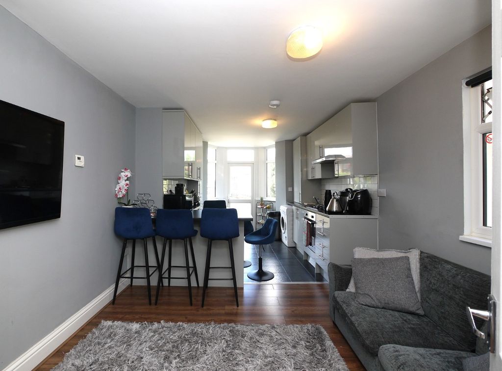 Property photo 3 of 13 1710492