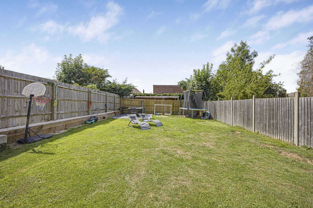 Property photo 2 of 22