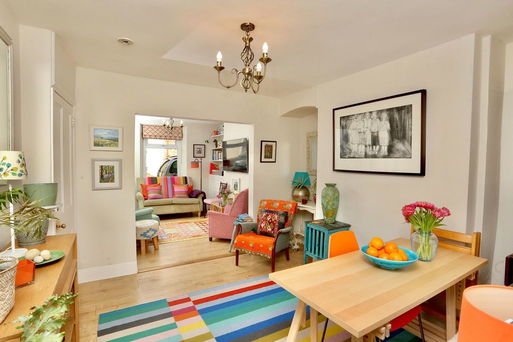 Property photo 1 of 27