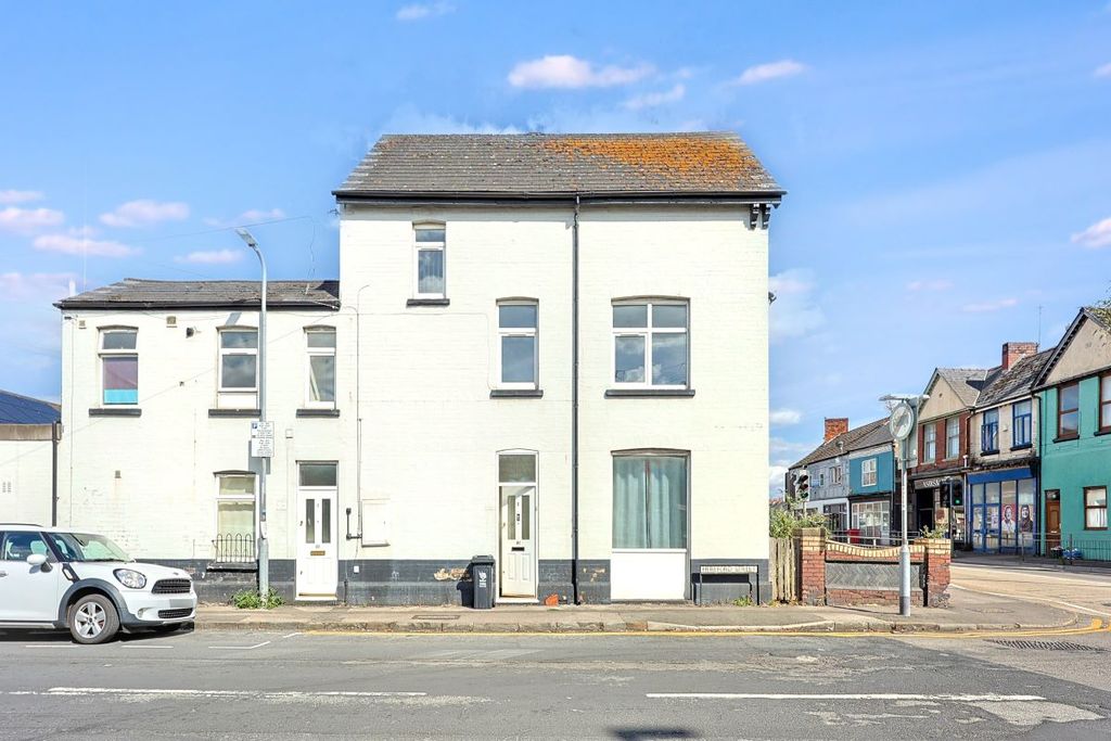 Property photo 2 of 12