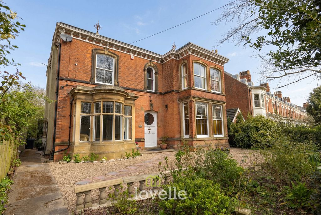 Property photo 1 of 59