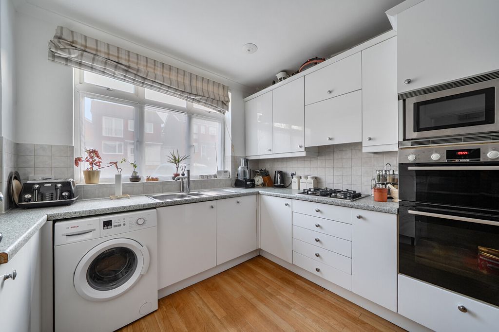 Property photo 3 of 19 1407998-14-69831E...