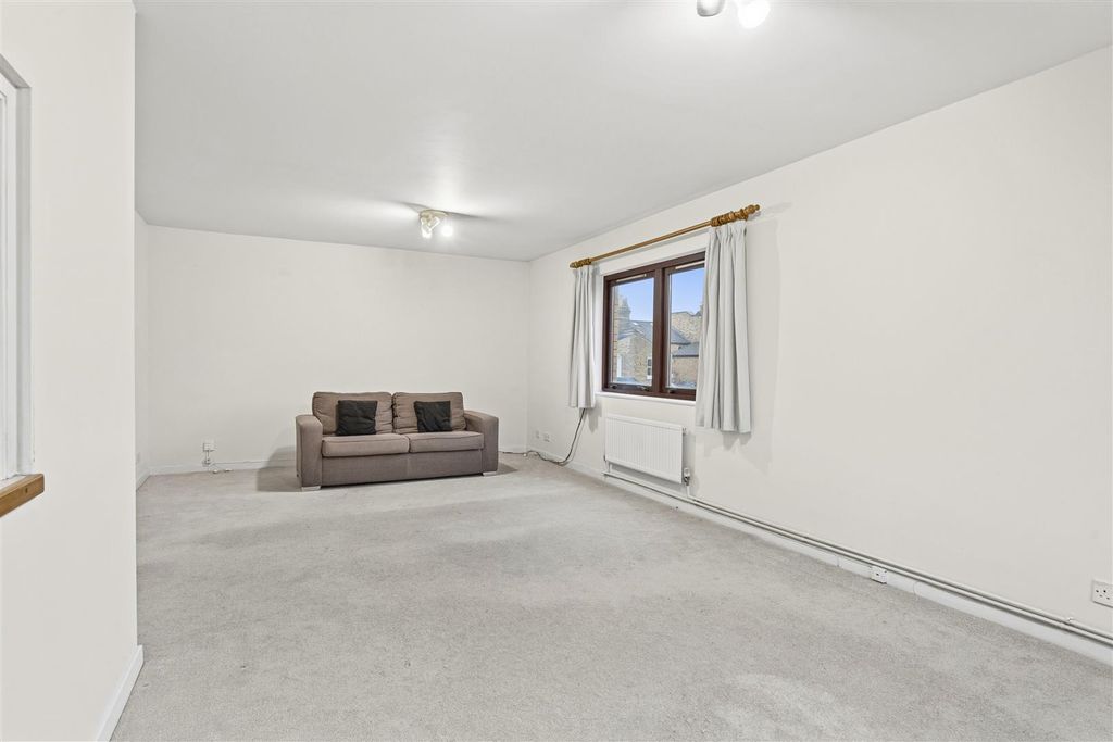 Property photo 2 of 7 Mnh05407.Jpg