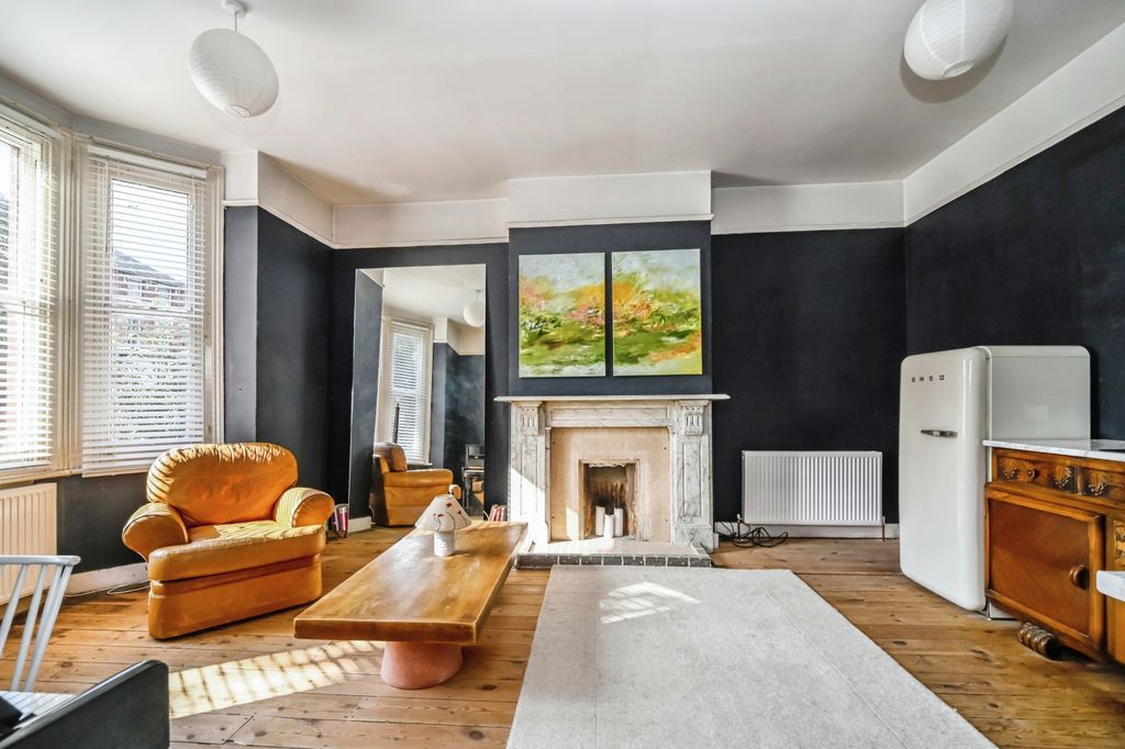 Property photo 2 of 3