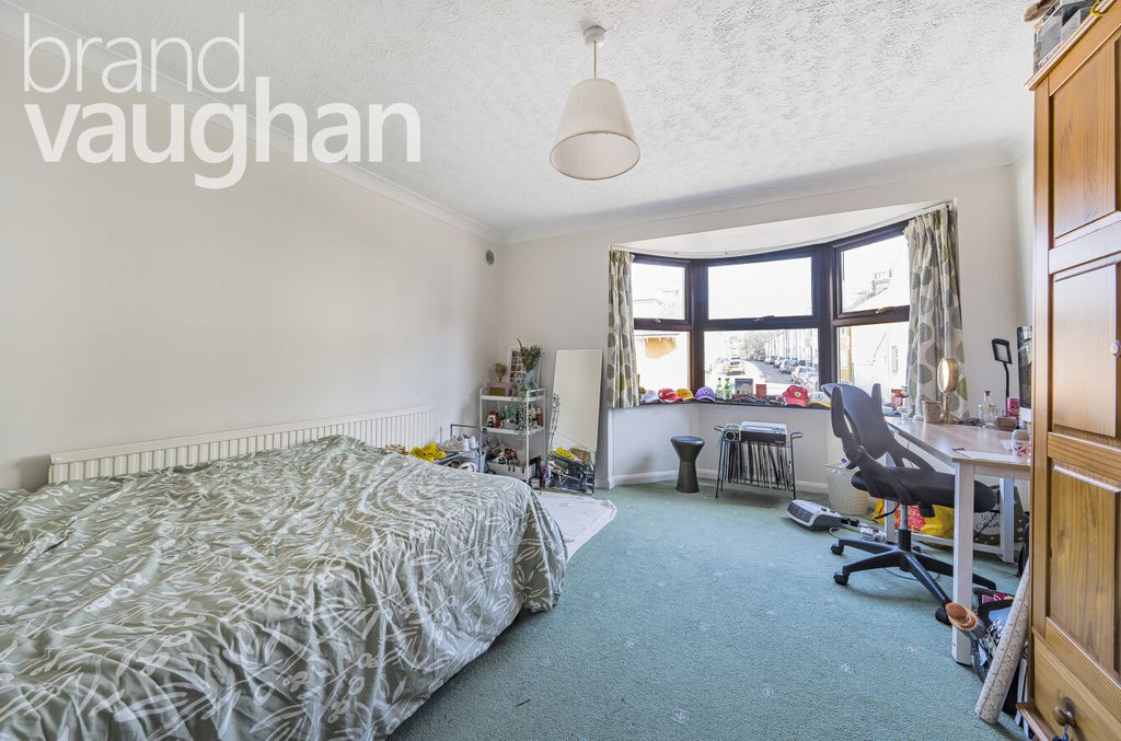 Property photo 3 of 10 Bedroom