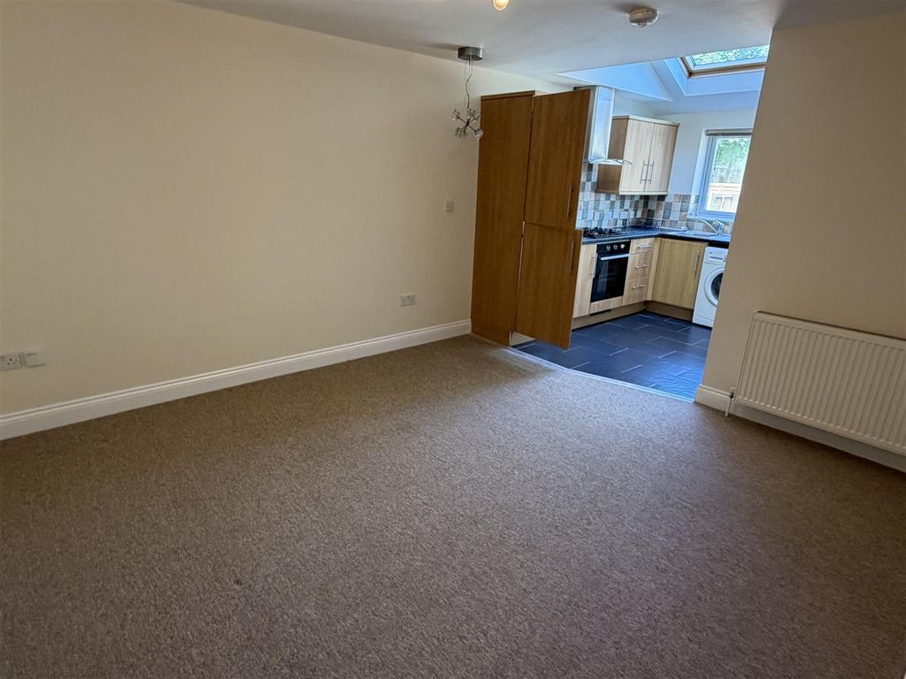 Property photo 2 of 10 Img_8173.Jpg