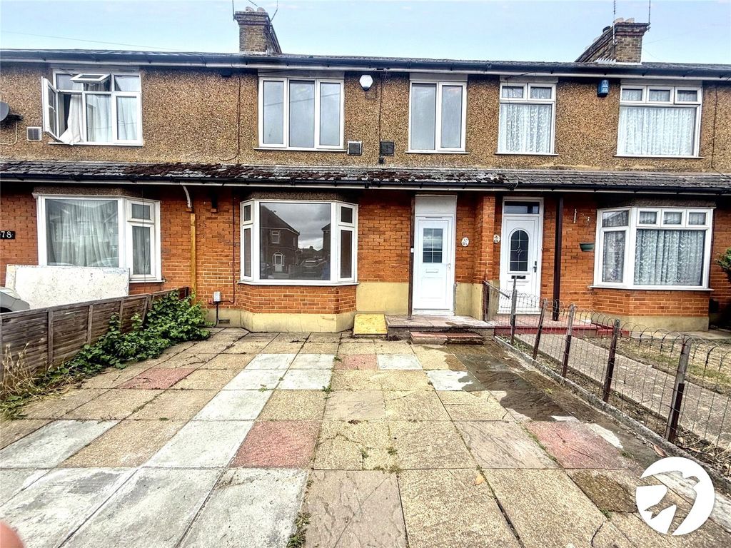 Property photo 1 of 18 External