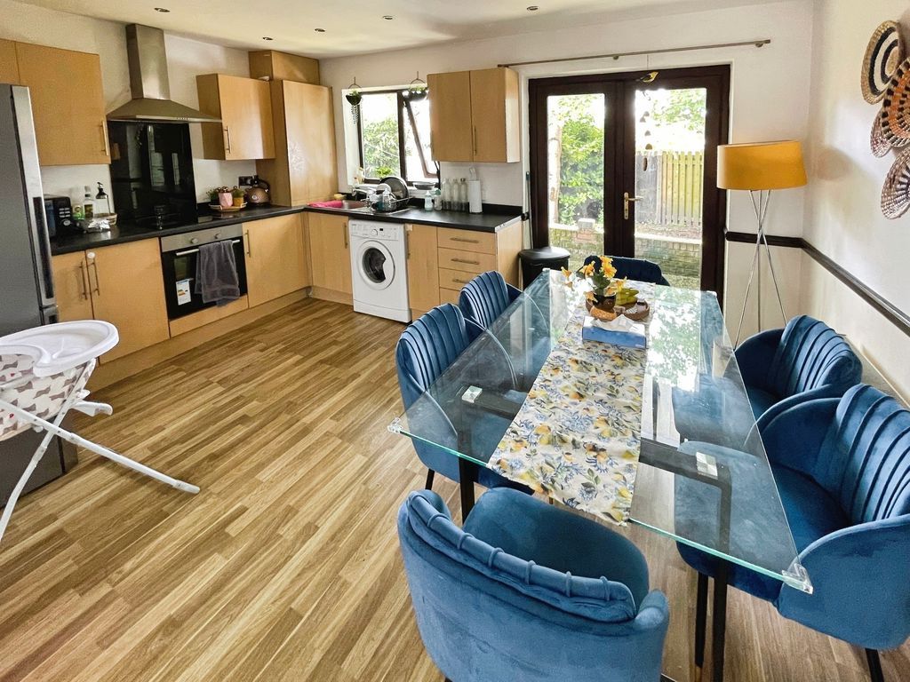 Property photo 3 of 11 Kitchen/Diner