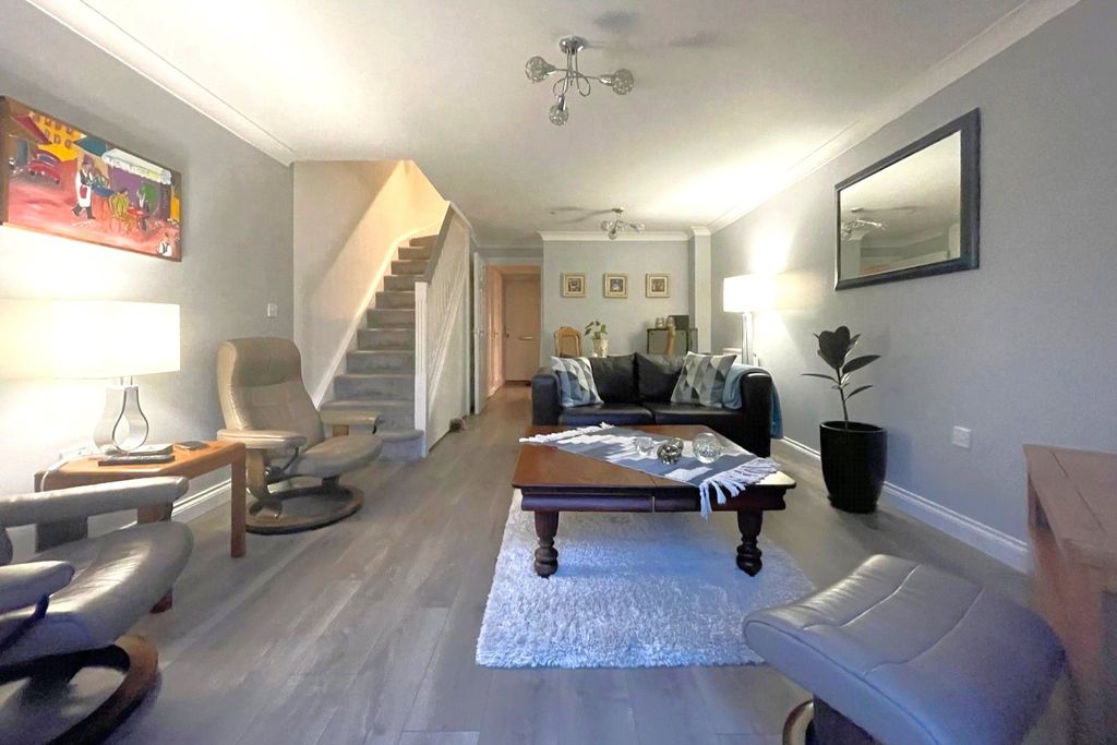 Property photo 2 of 24 Picture No. 30