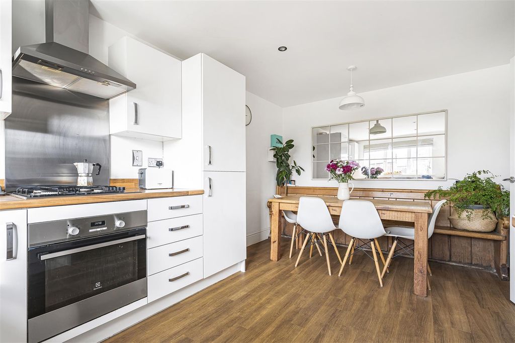 Property photo 3 of 22 13_76072.Jpg