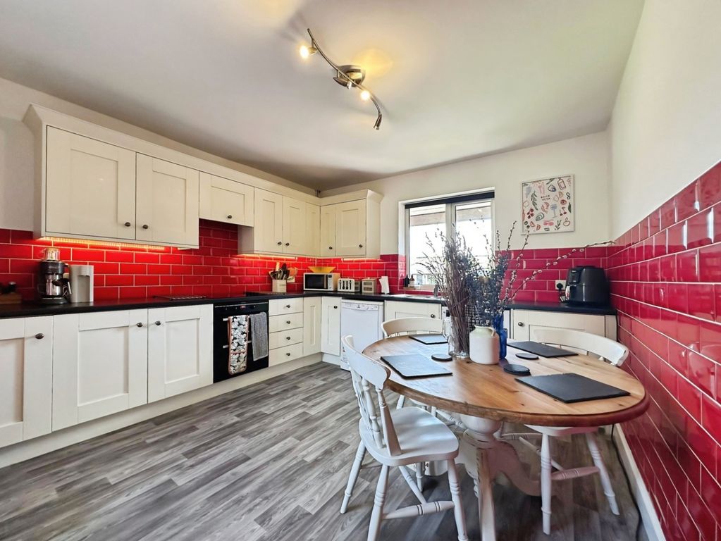 Property photo 3 of 24 Kitchen