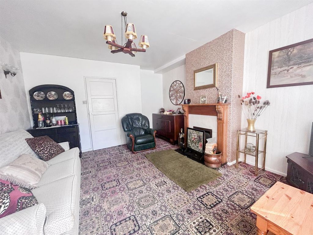 Property photo 2 of 13 2-4F28c86d-Ab18-418A-958F-6F1c176c9495.Jpg