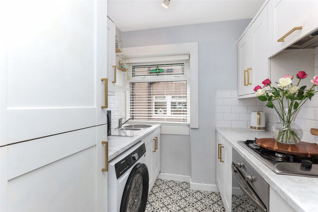 Additional image 5 of 3 bed flat for saleKingsheath Avenue, Rutherglen, Lanarkshire G73