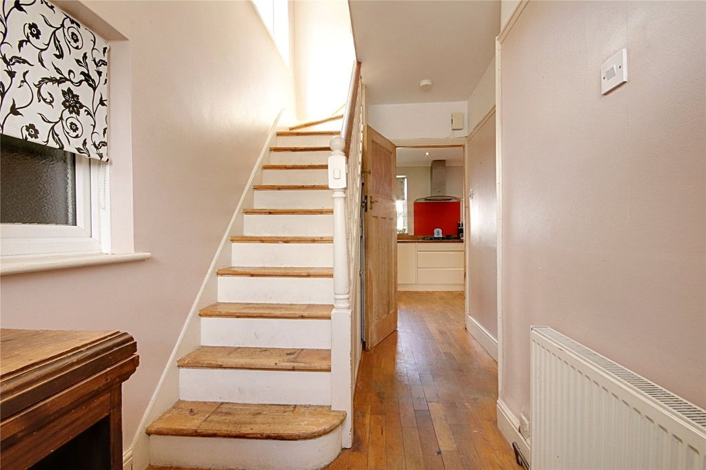 Property photo 3 of 23 Picture No. 14