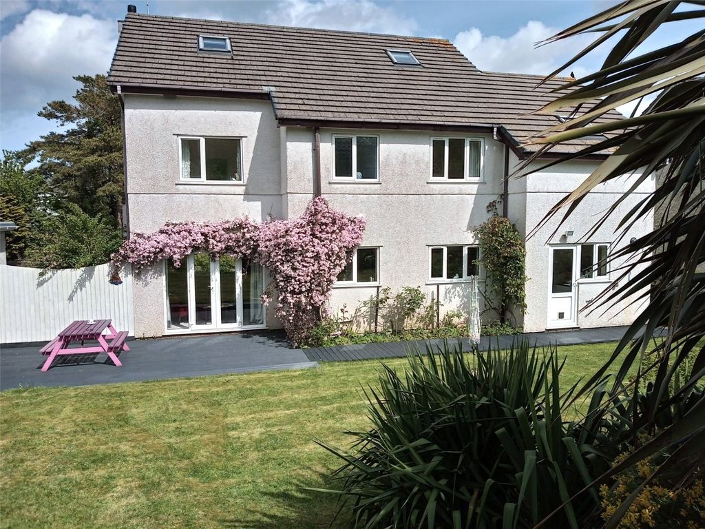Property photo 2 of 32 Picture No. 03