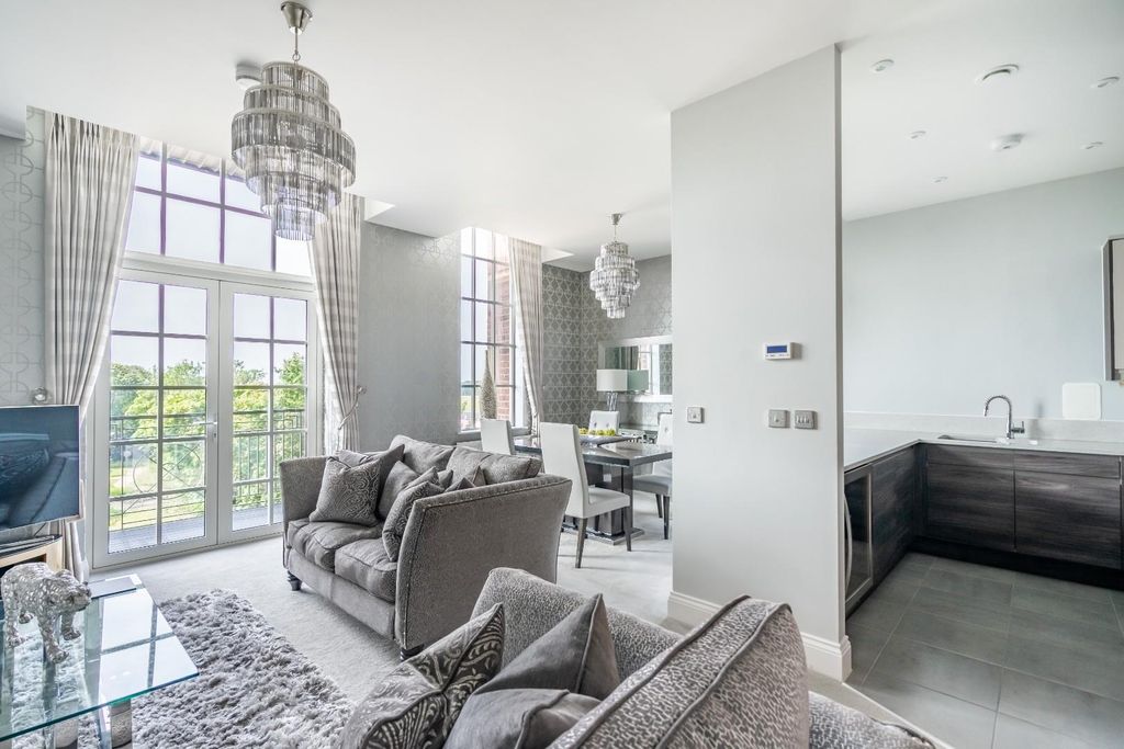 Property photo 2 of 18 325Tr-1.Jpg