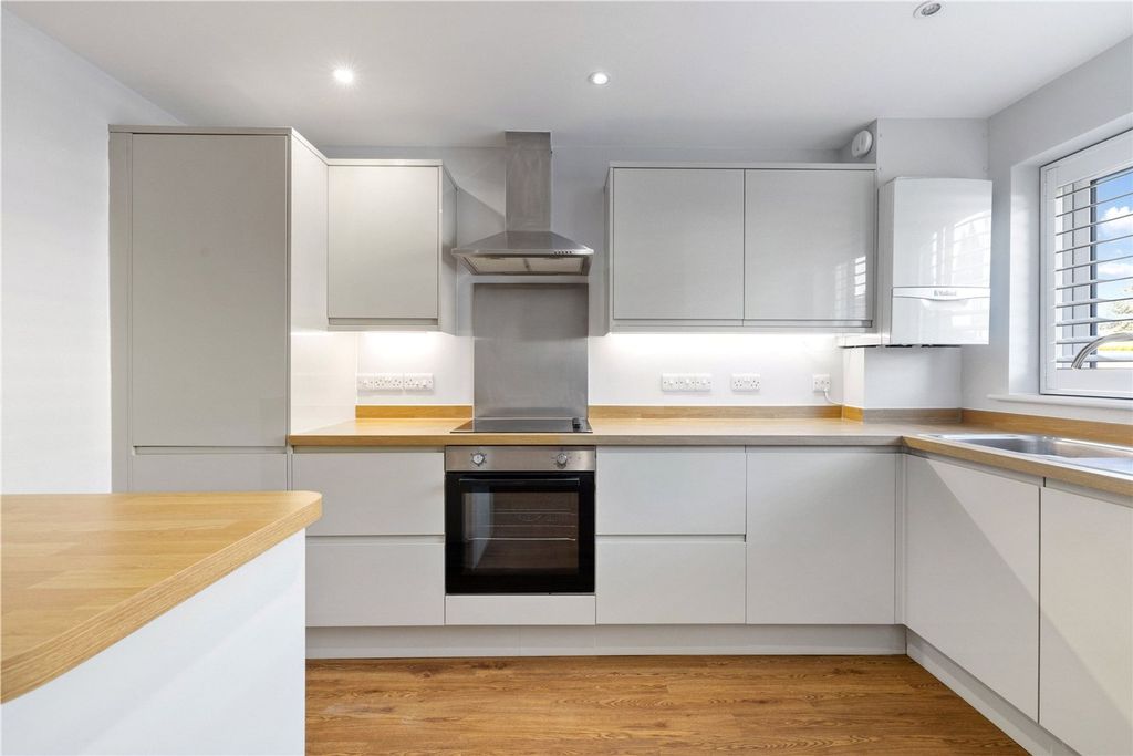 Property photo 2 of 17 Kitchen