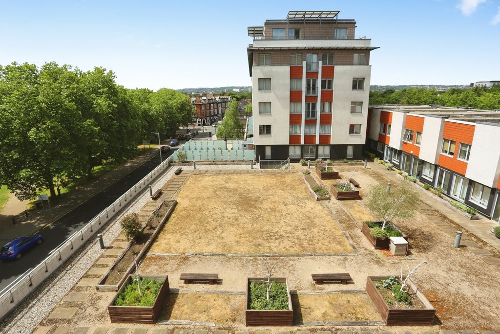 Property photo 2 of 21 Pbox-Img.Jpg