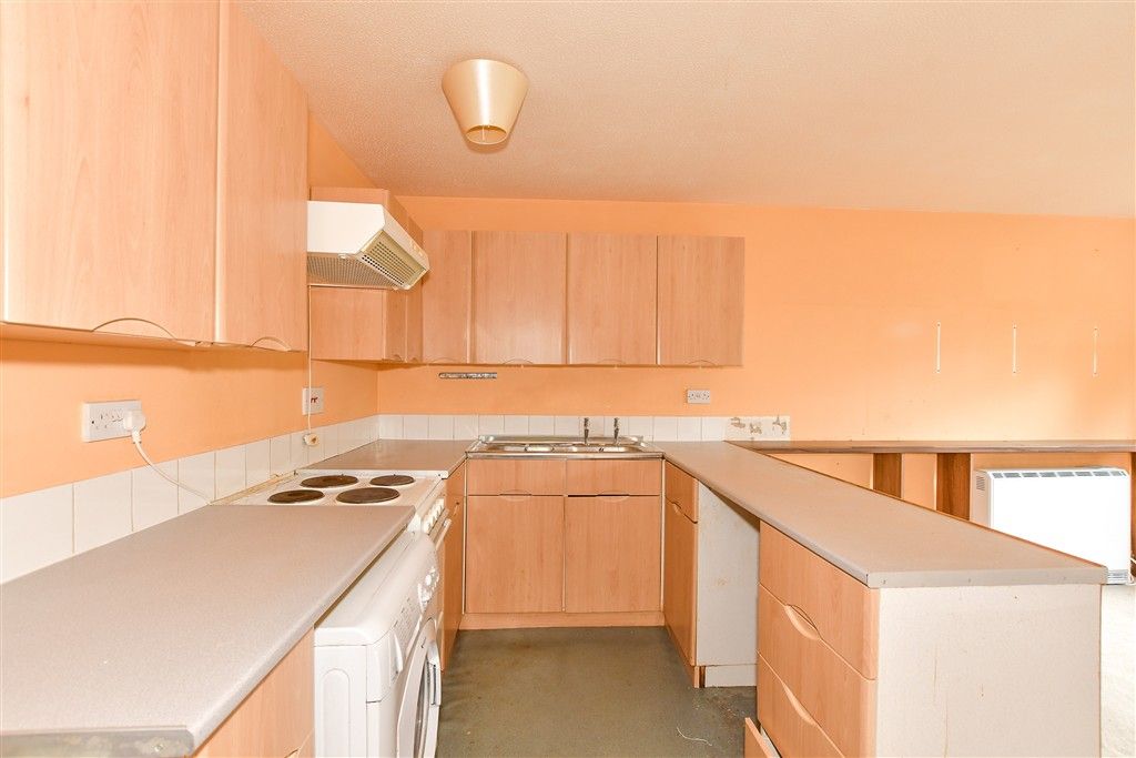 Property photo 2 of 9 Lounge/ Kitchen