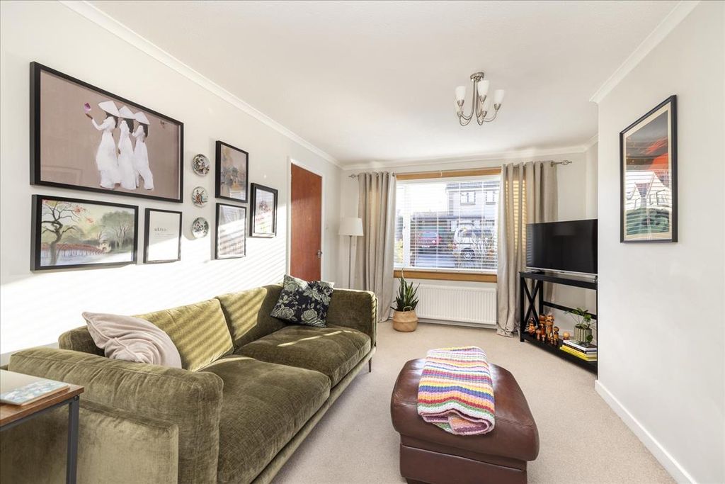 Property photo 2 of 26