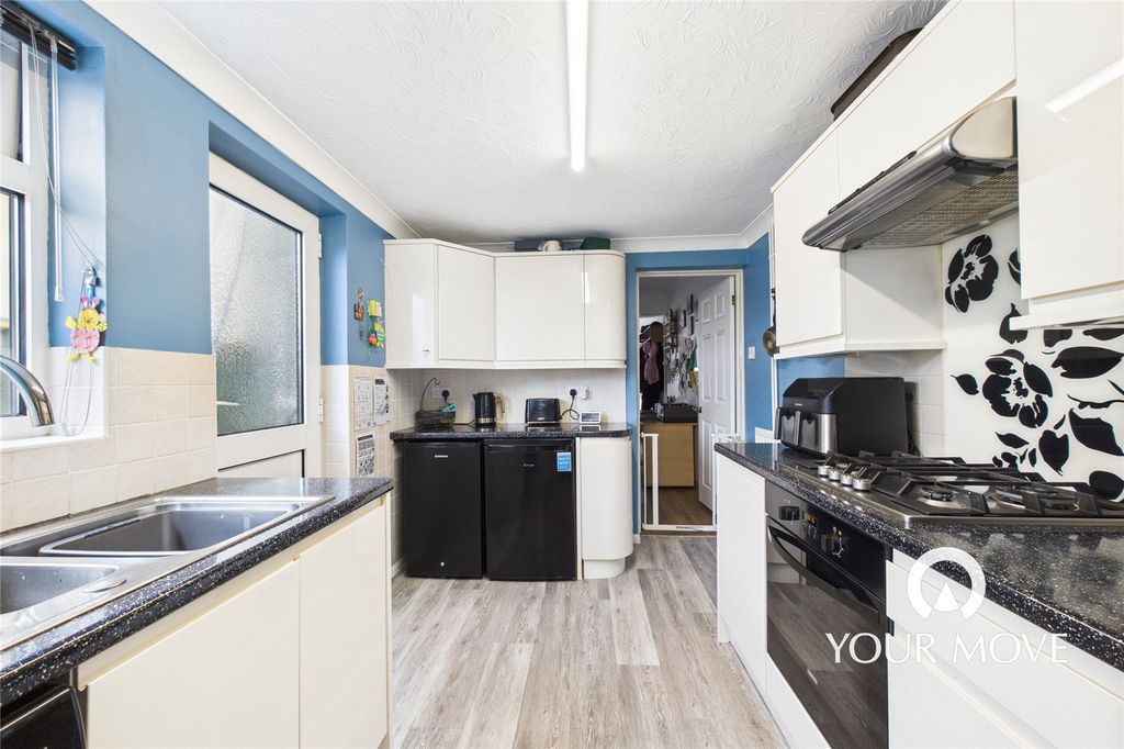 Property photo 3 of 15 Picture No. 06
