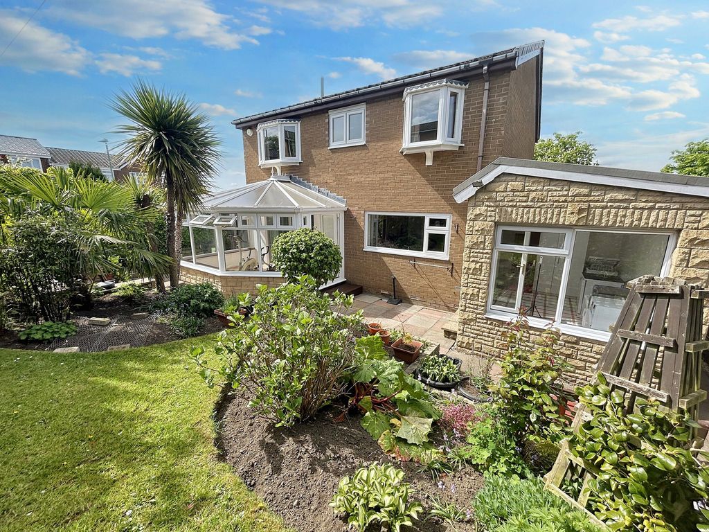 Property photo 2 of 26