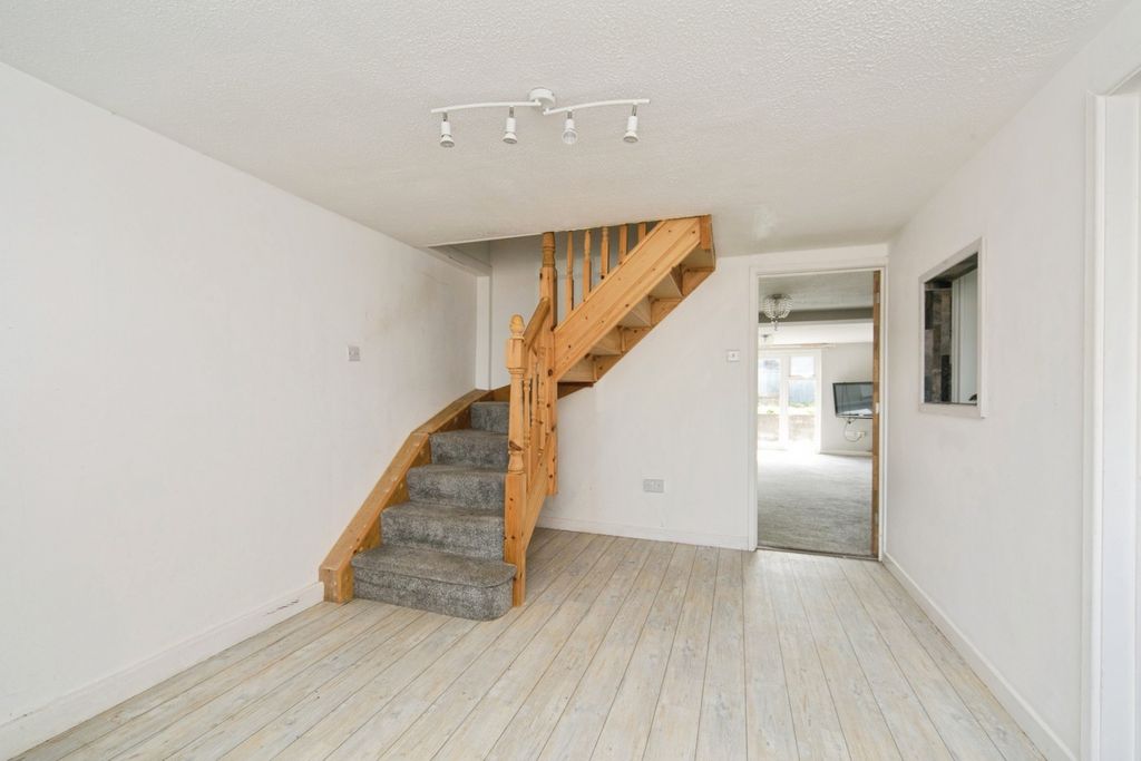 Property photo 3 of 20 Pbox-Img.Jpg