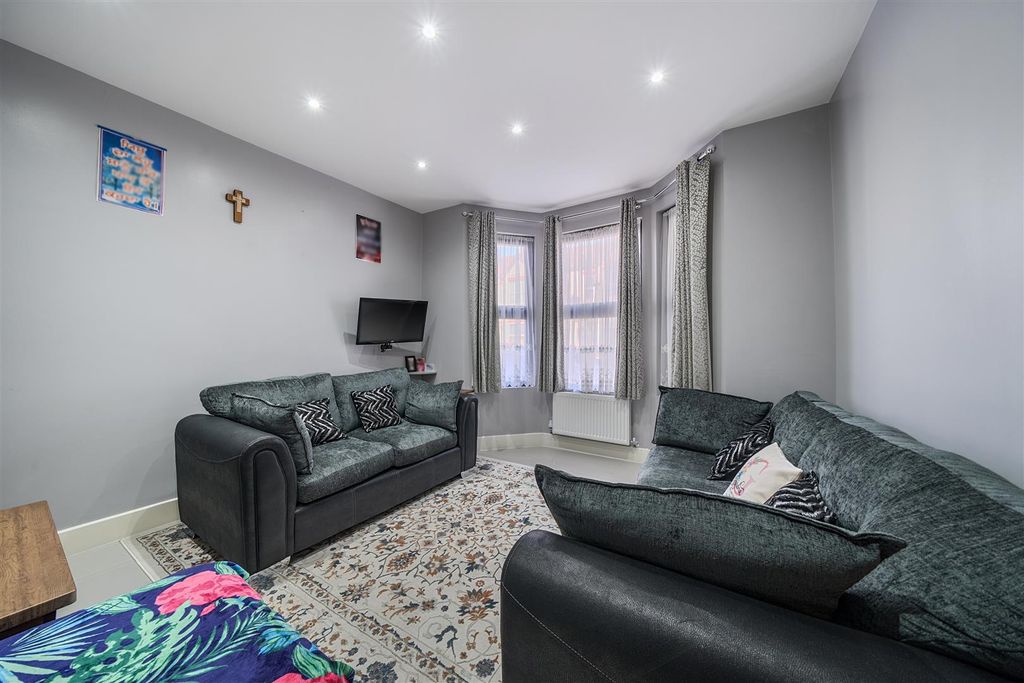 Property photo 3 of 20 Reception Room