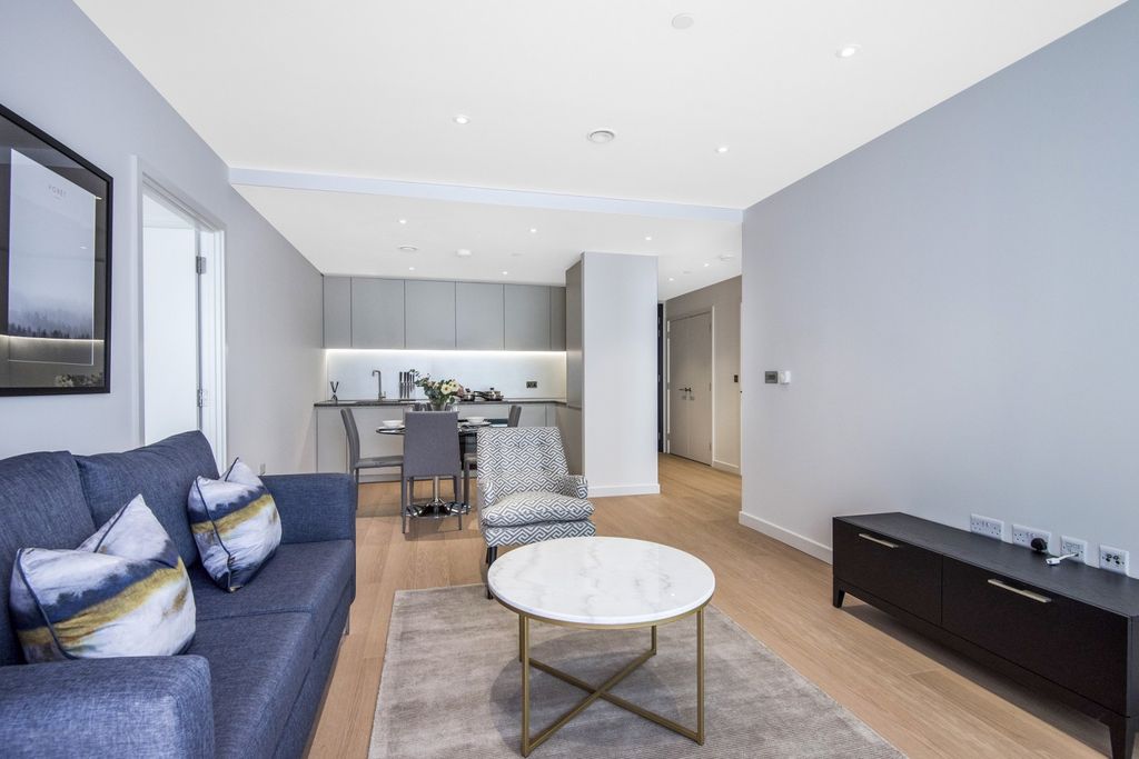 Property photo 2 of 20 Reception