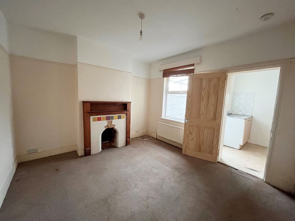 Property photo 3 of 14 Dining Room