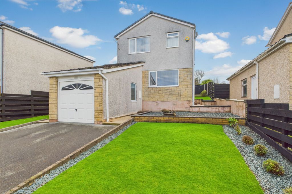 Property photo 2 of 20