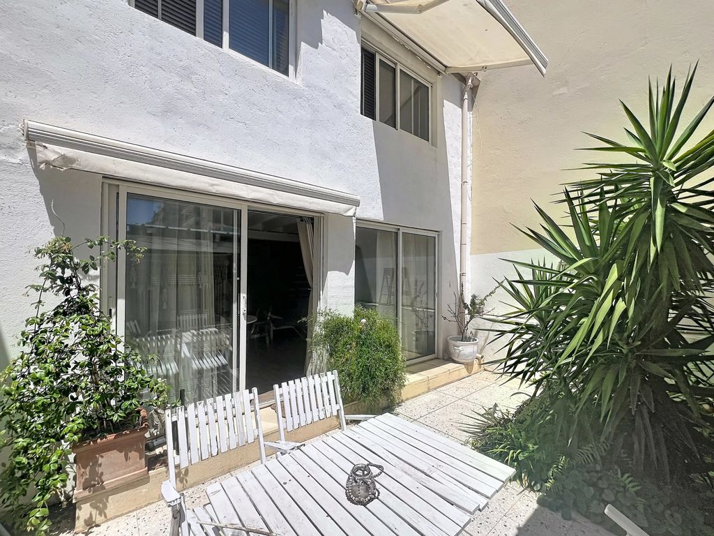 Property photo 1 of 10 Main Exterior View
