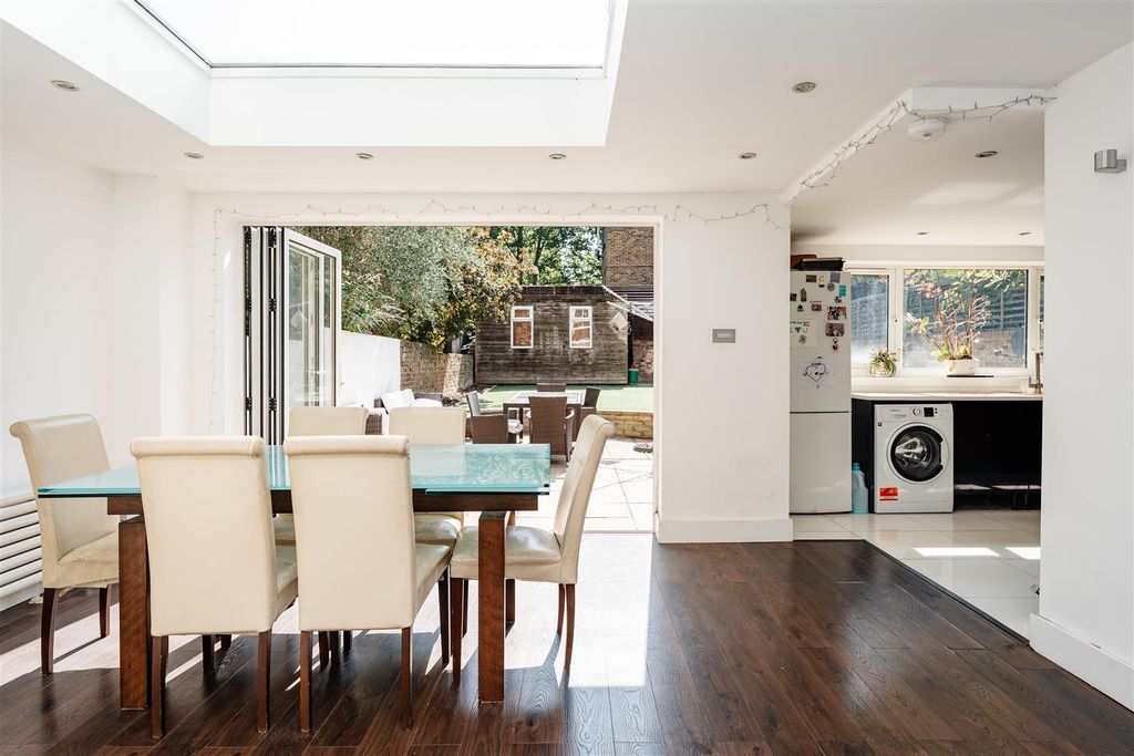 Property photo 3 of 13 Portland Rise-3.Jpg