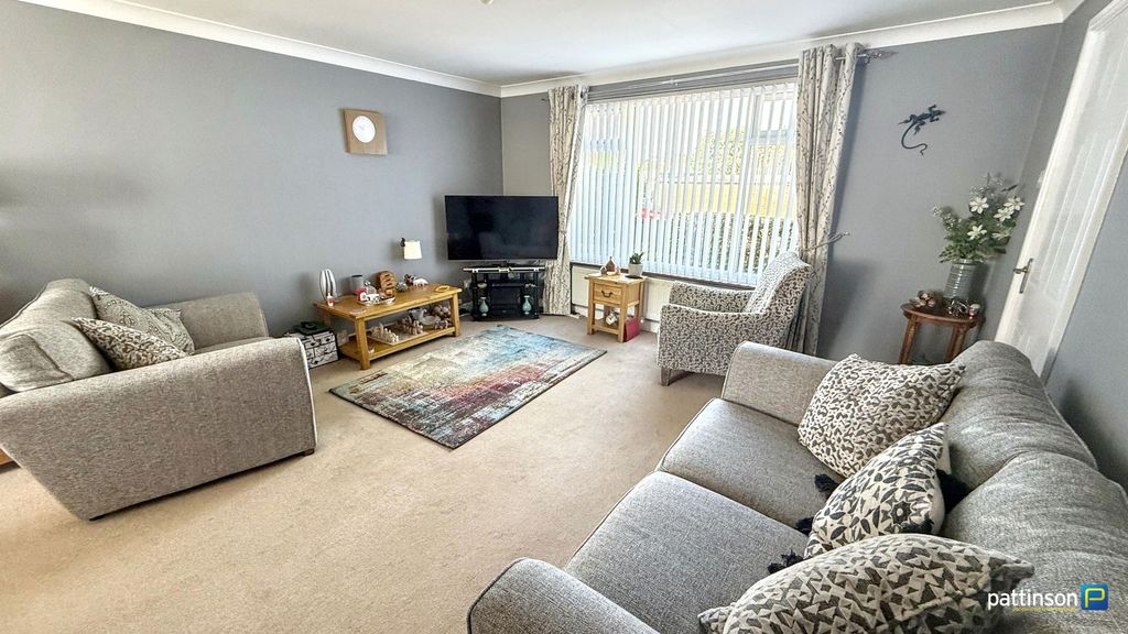 Property photo 3 of 28