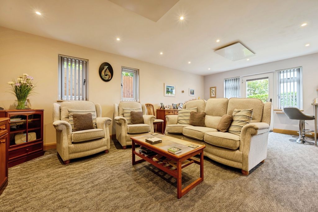 Property photo 2 of 15 Photo