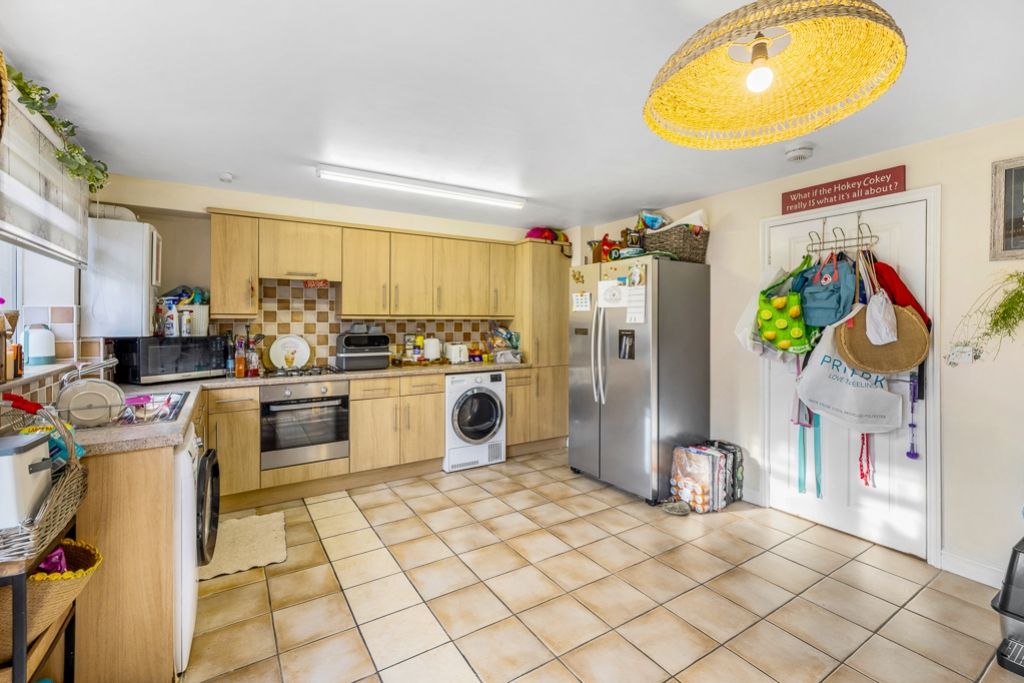 Property photo 3 of 20 10 Aaron Way (Kirton)-13