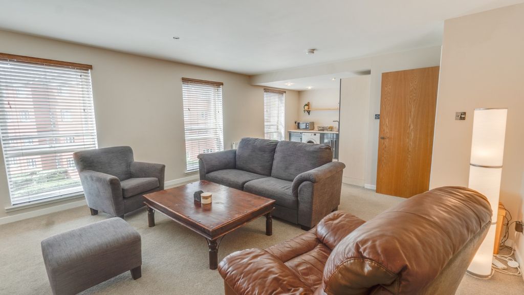 Property photo 2 of 9