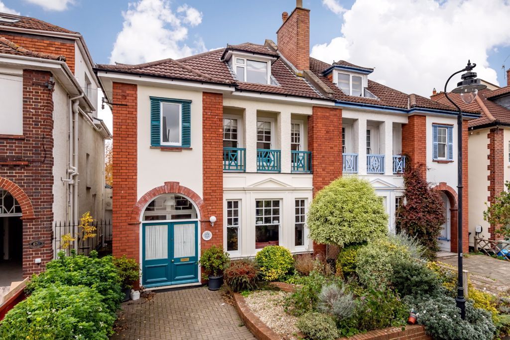 Property photo 1 of 15 External