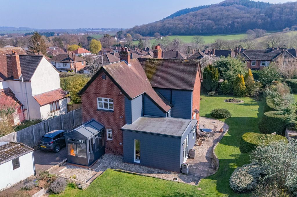 Property photo 2 of 27