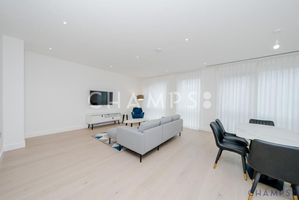 Property photo 1 of 18 4 Bedroom Penthouse, Beaufort Park, Colindale, Nw9