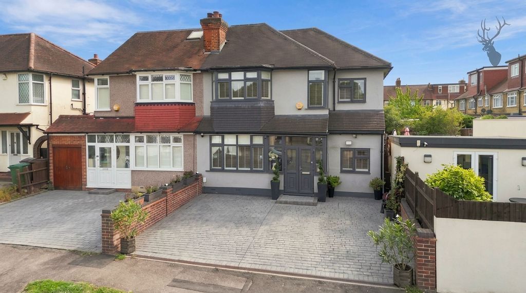 Property photo 1 of 33