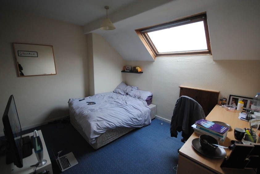 Property photo 2 of 9 Bright Double Bedroom In A Converted Loft With A l...