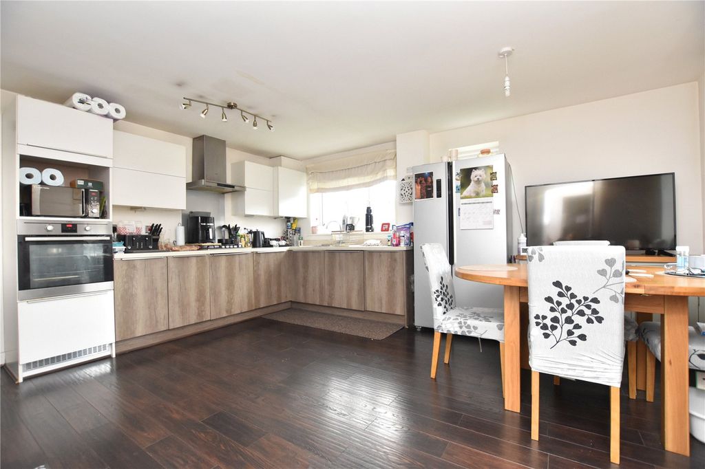 Property photo 3 of 21 Picture No. 14